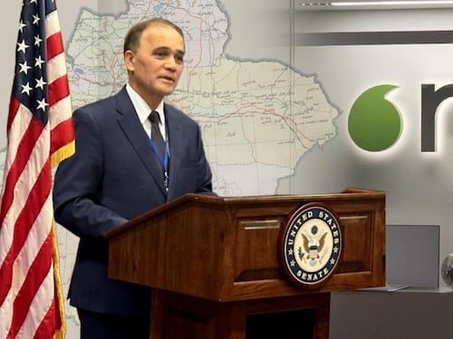 ۋىدىيو – ئەركىن ئاسىيا رادىيوسى ئۇيغۇر بۆلۈمى: خىتاينىڭ ئۇيغۇرلار ئۈستىدىكى شەپقەتسىز ھۆكۈمرانلىقىنىڭ زۇلمەتلىرىنى يېرىپ ئۆتكۈچى نۇر