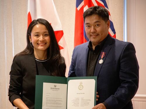 ཁེ་ན་ཌའི་བོད་དོན་ལྷན་ཚོགས་ཀྱི་འགན་འཛིན་ཤེས་རབ་མཐར་ཕྱིན་ལགས་དང་ལྷན་གཟེངས་བསྟོད་ཀྱི་རྟགས་མ་ཐོབ་འདིའི་གལ་གནད་དང་ཚོགས་པའི་ལས་དོན་ལ་ཕན་ནུས་ཇི་ལྟར་ཡོང་རྒྱུ་ཡིན་མིན་སྐོར།